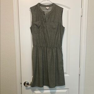 Sleeveless olive and cream dress